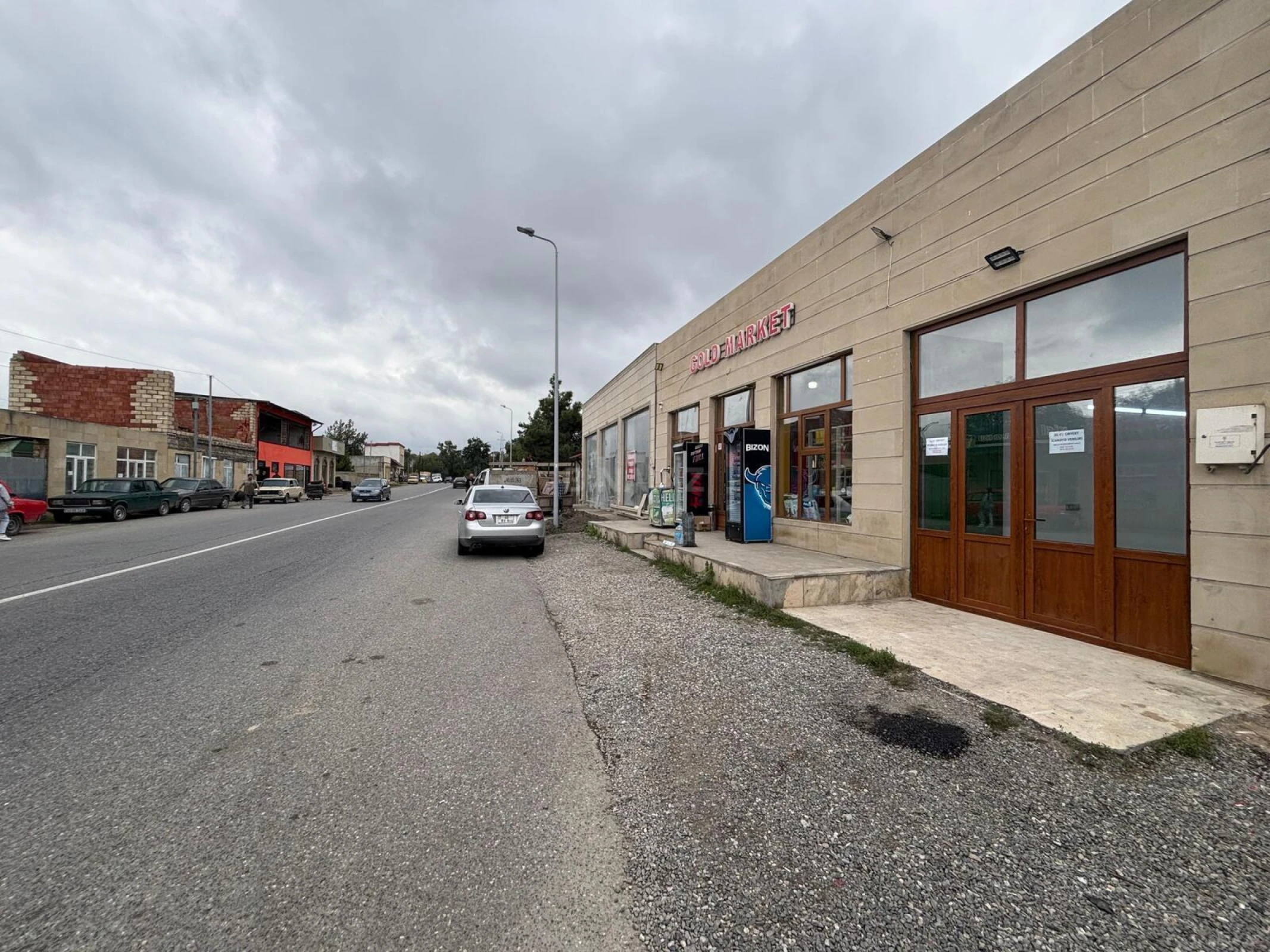 Kirayə verilir obyekt 220 m²