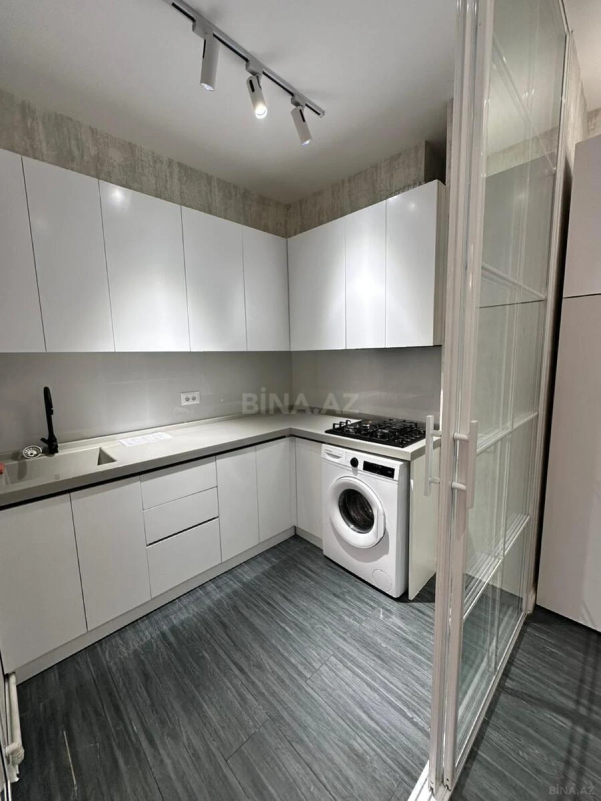 Kirayə verilir 2 otaqlı mənzil 65 m²
