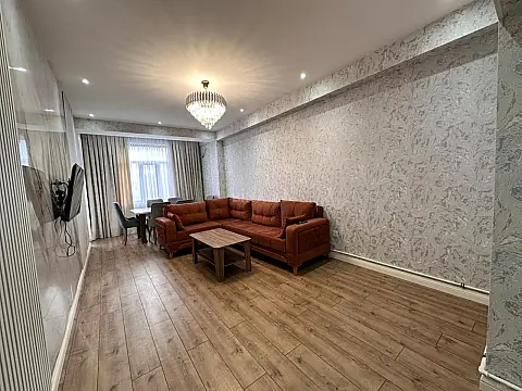 Kirayə verilir 2 otaqlı mənzil 65 m²