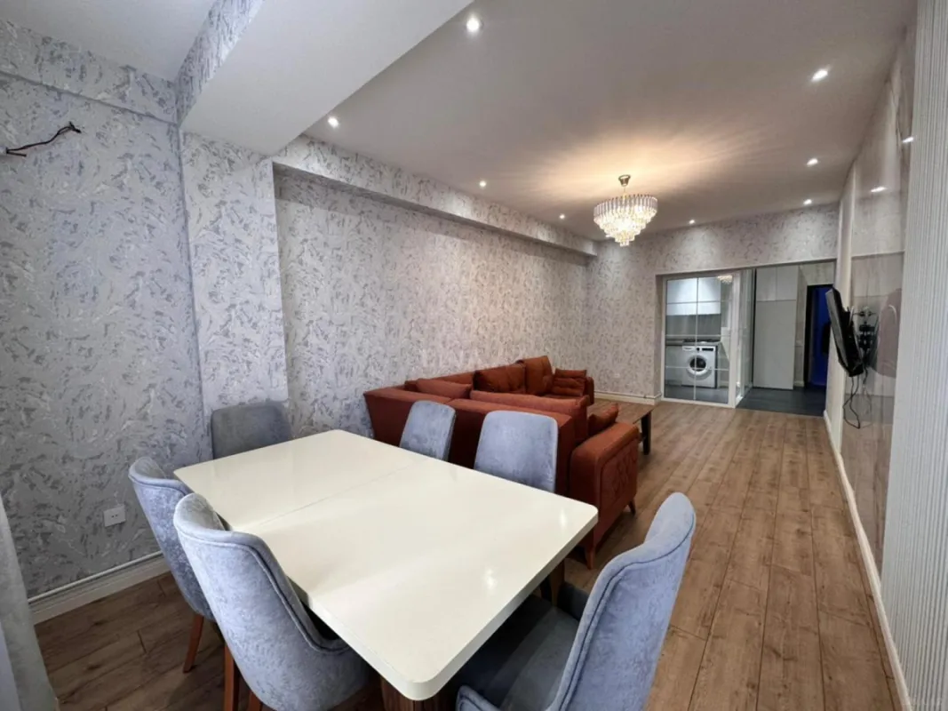 Kirayə verilir 2 otaqlı mənzil 65 m²