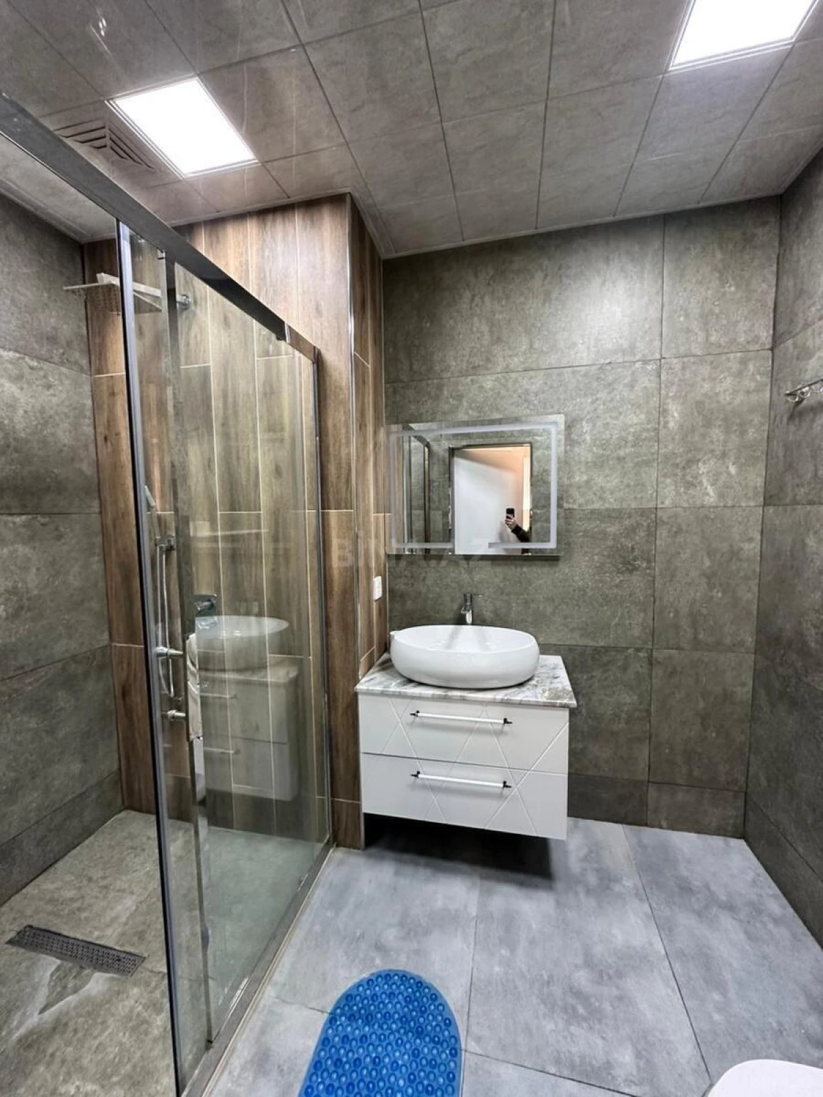 Kirayə verilir 2 otaqlı mənzil 65 m²