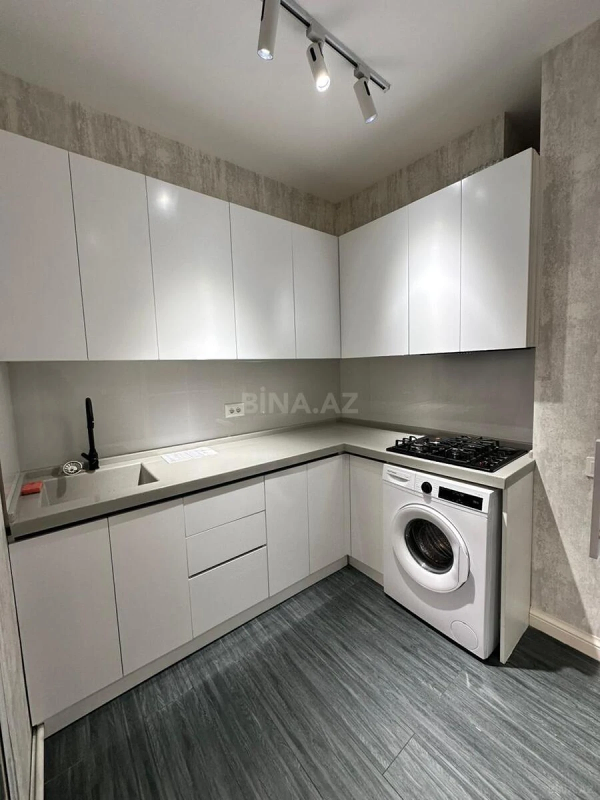 Kirayə verilir 2 otaqlı mənzil 65 m²