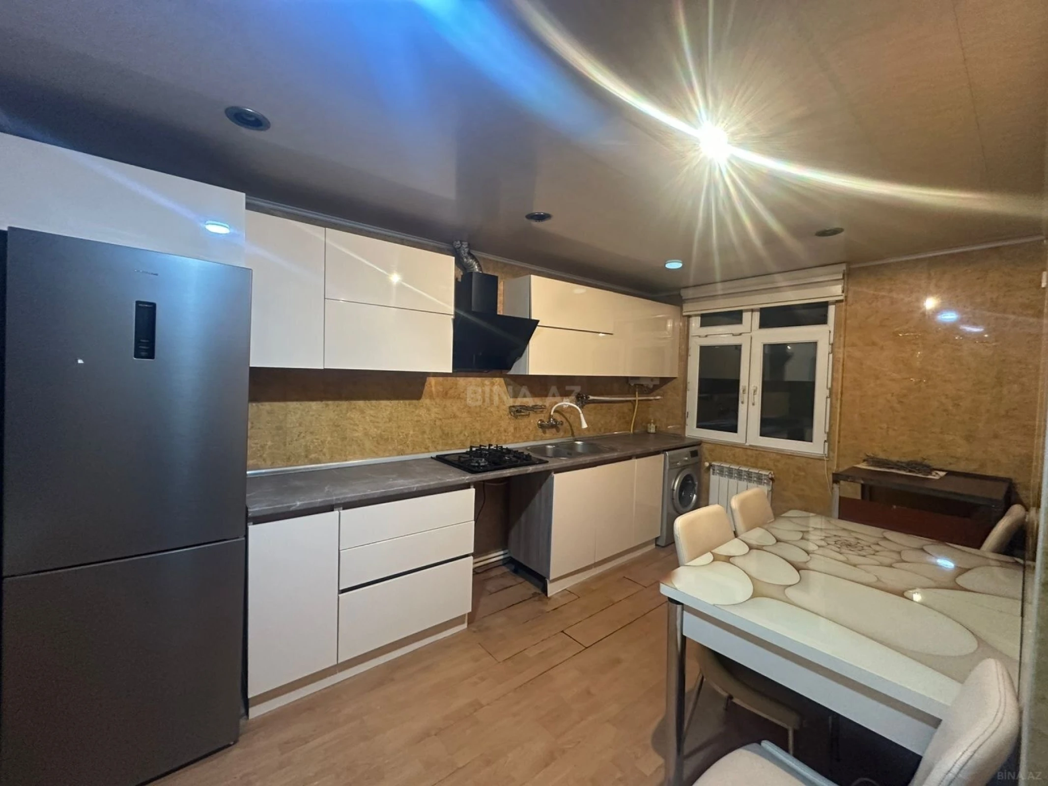 Kirayə verilir 3 otaqlı mənzil 100 m²