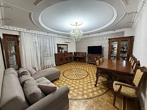 Satılır 3 otaqlı mənzil 105 m²