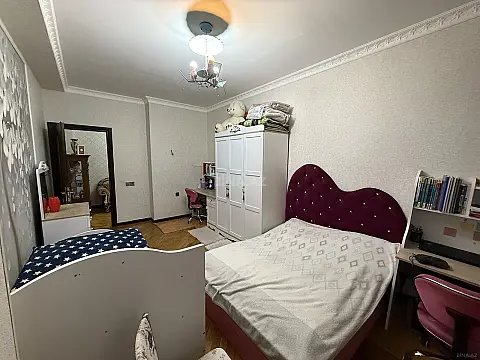 Satılır 3 otaqlı mənzil 105 m²