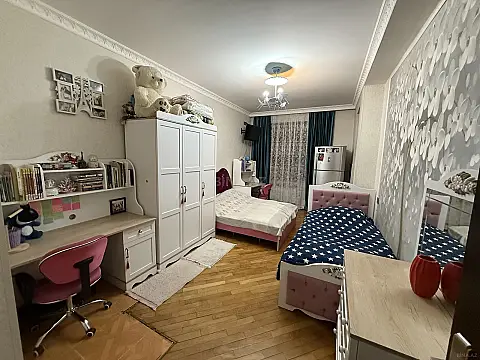 Satılır 3 otaqlı mənzil 105 m²