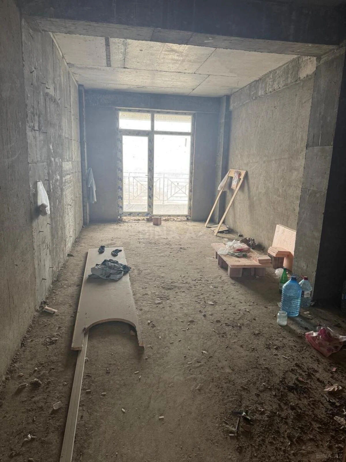 Satılır 3 otaqlı mənzil 140 m²