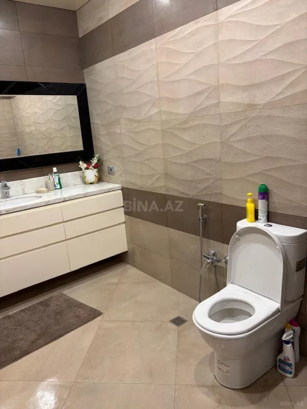 Satılır 4 otaqlı mənzil 214 m²