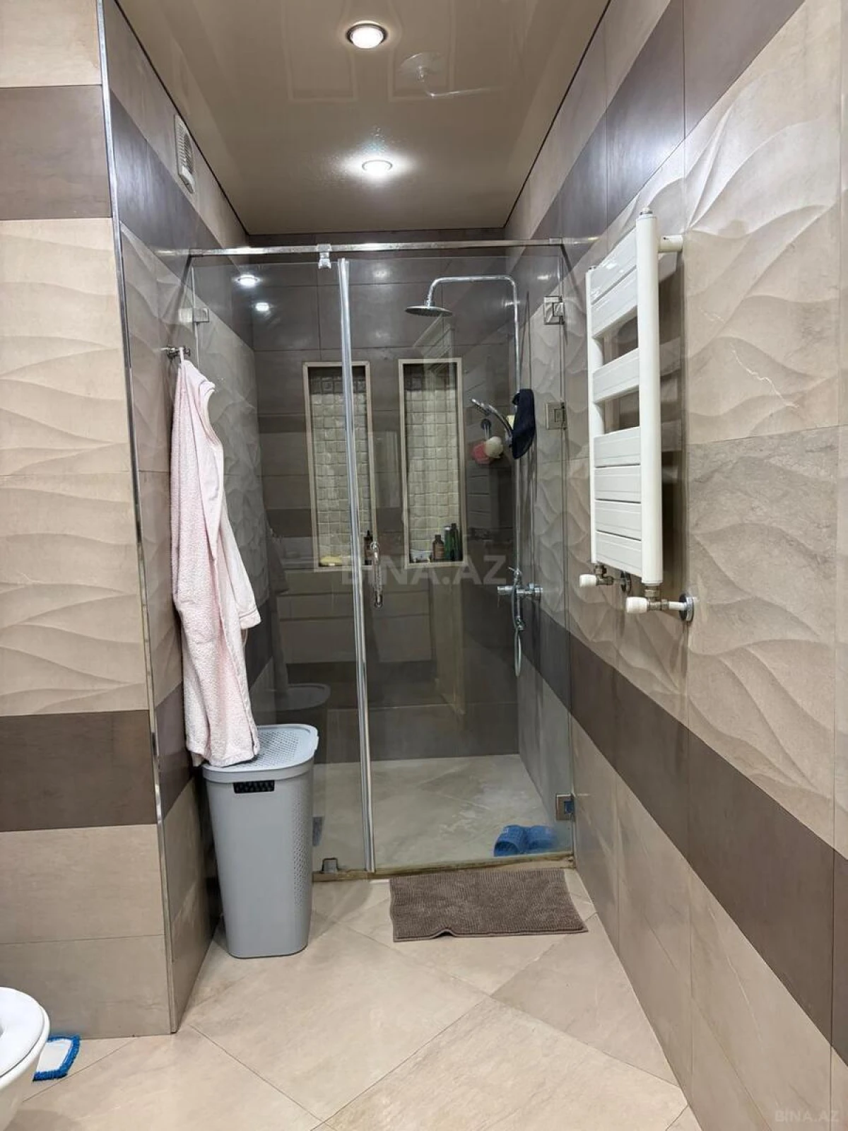 Satılır 4 otaqlı mənzil 214 m²