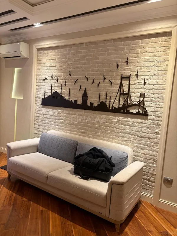 Satılır 4 otaqlı mənzil 214 m²