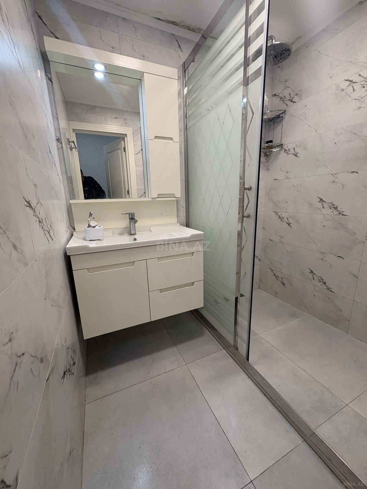 Satılır 3 otaqlı mənzil 68 m²