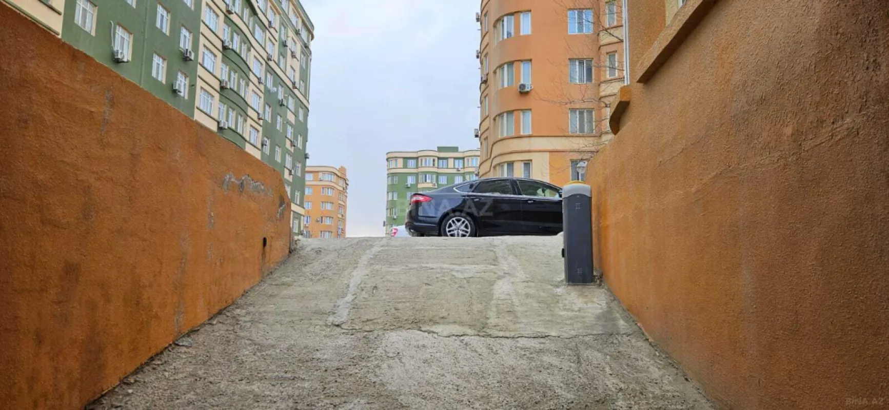 Satılır qaraj 24 m²