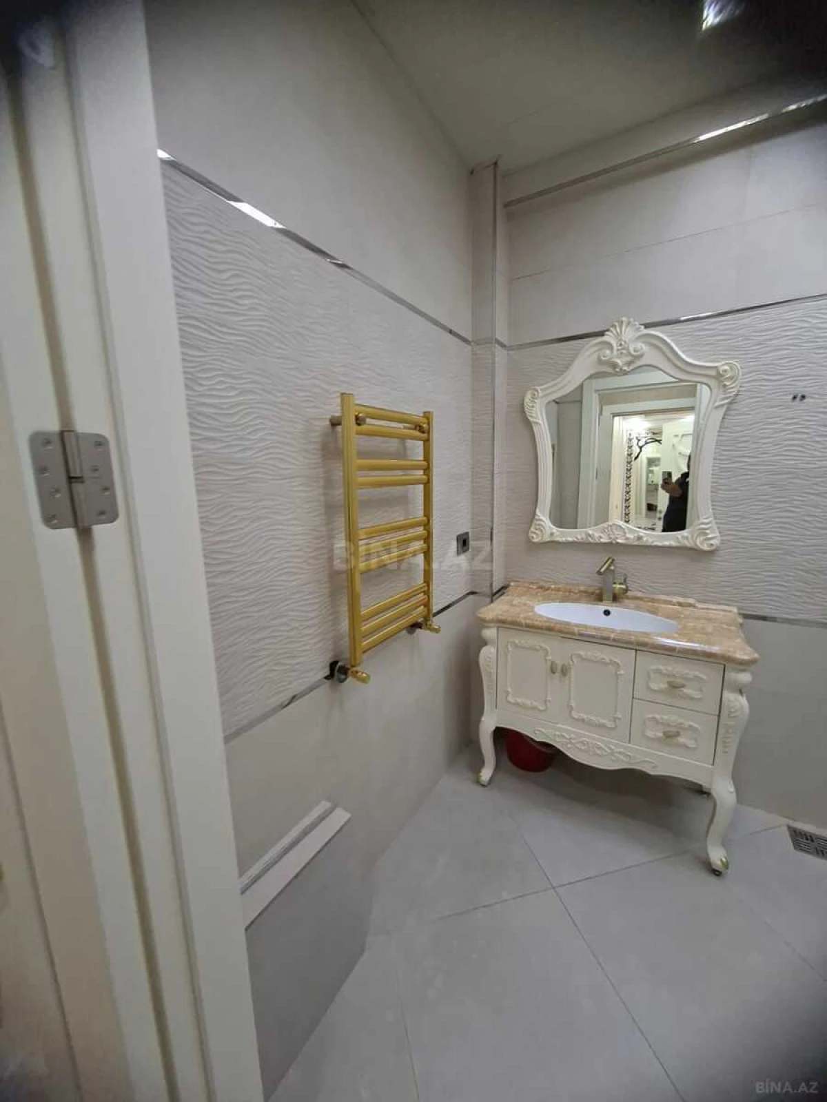 Satılır 2 otaqlı mənzil 110 m²