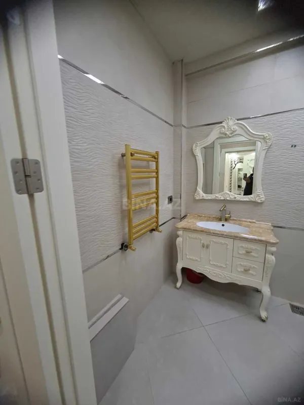 Satılır 2 otaqlı mənzil 110 m²