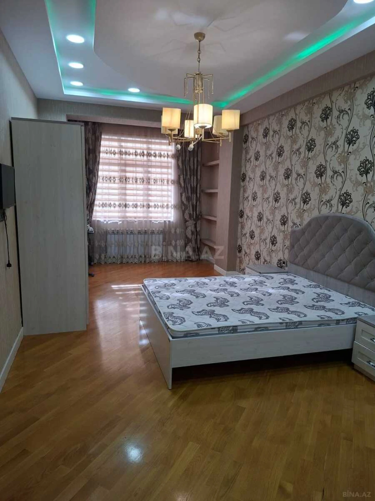 Satılır 2 otaqlı mənzil 110 m²