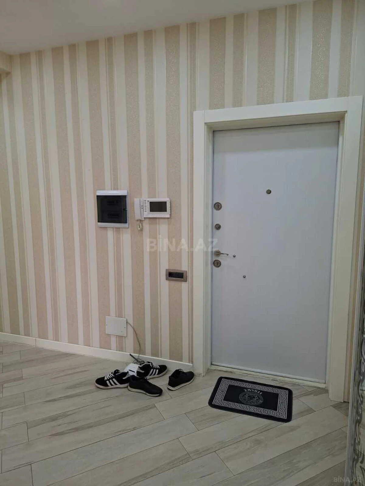 Satılır 2 otaqlı mənzil 110 m²