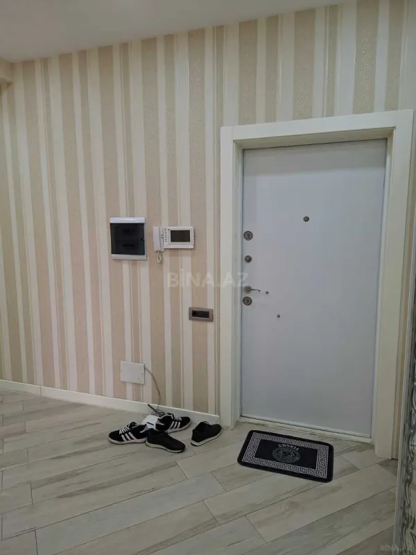 Satılır 2 otaqlı mənzil 110 m²