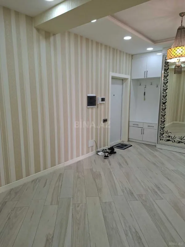 Satılır 2 otaqlı mənzil 110 m²