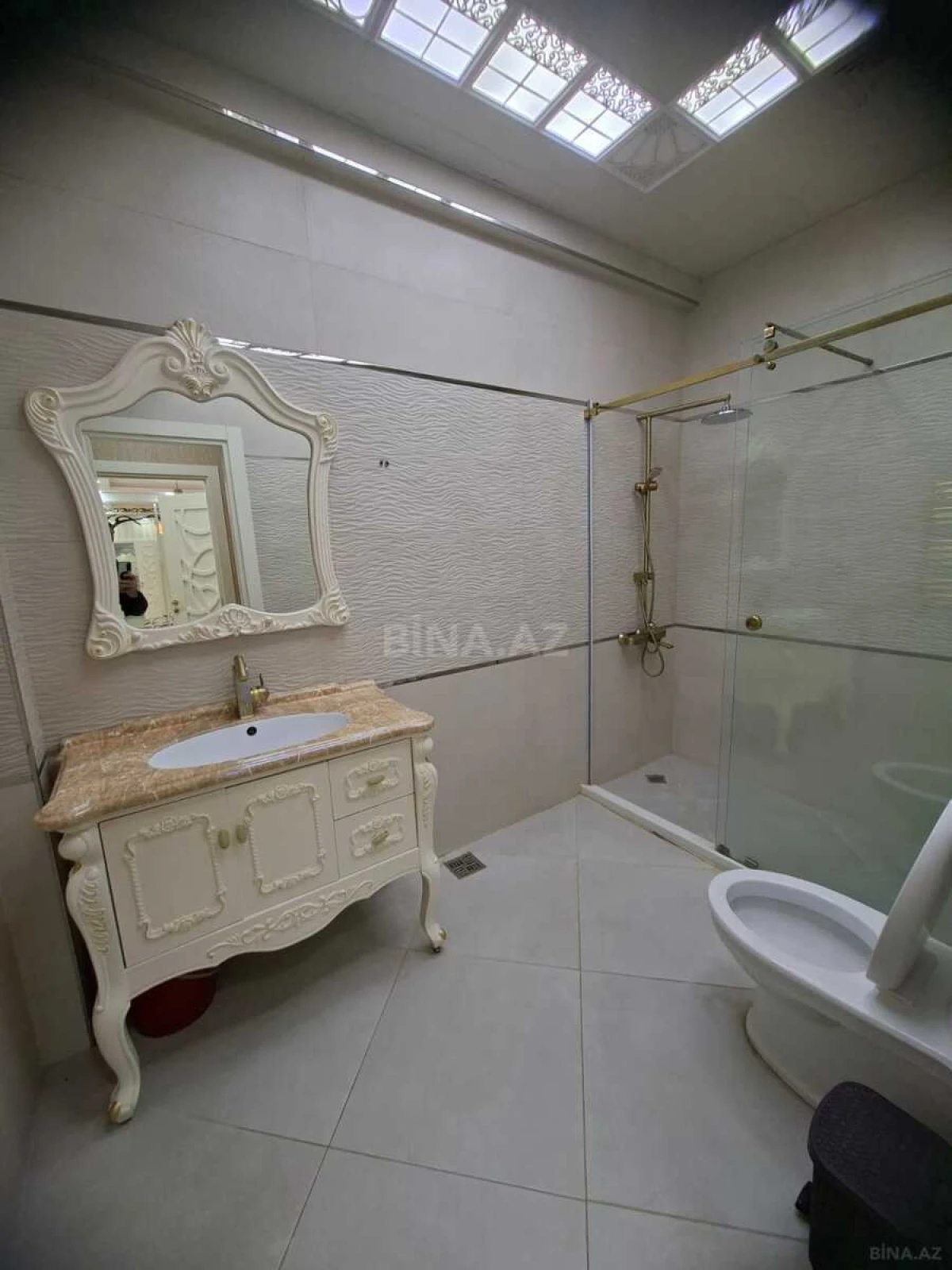 Satılır 2 otaqlı mənzil 110 m²