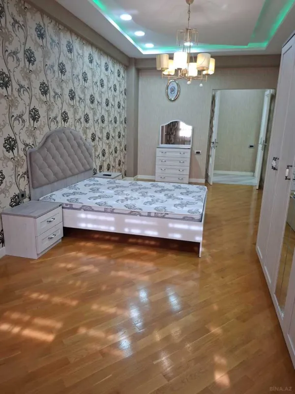Satılır 2 otaqlı mənzil 110 m²