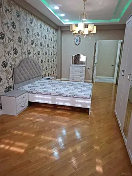 Satılır 2 otaqlı mənzil 110 m²