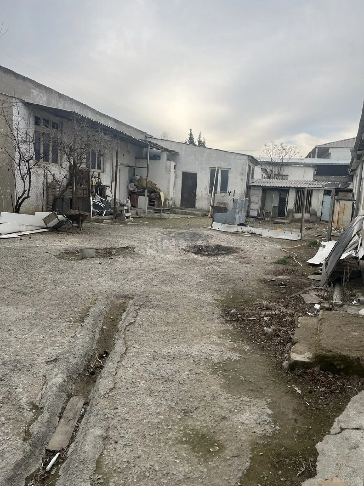 Satılır həyət evi 650 m²