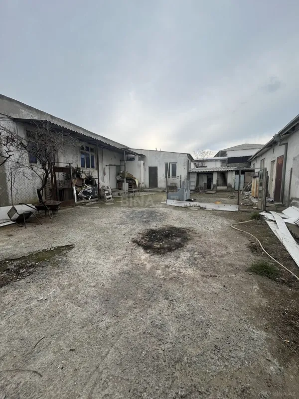 Satılır həyət evi 650 m²