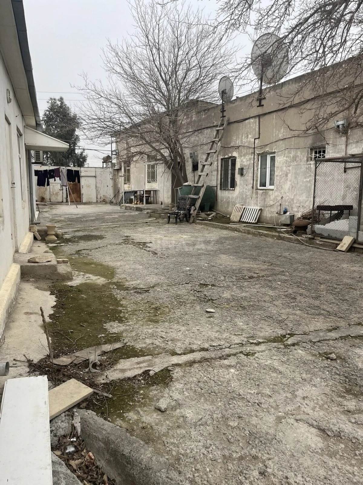 Satılır həyət evi 650 m²
