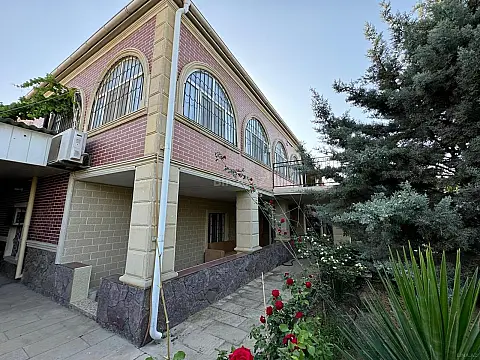 Kirayə verilir 4 otaqlı həyət evi 200 m²