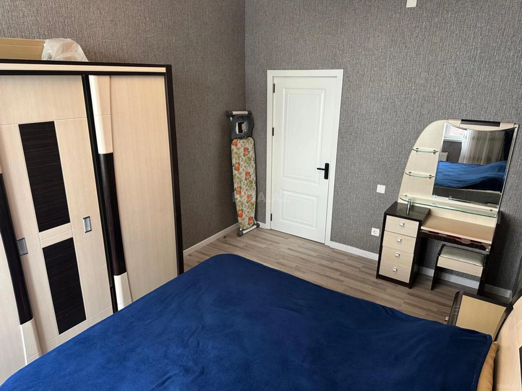 Kirayə verilir 2 otaqlı mənzil 90 m²