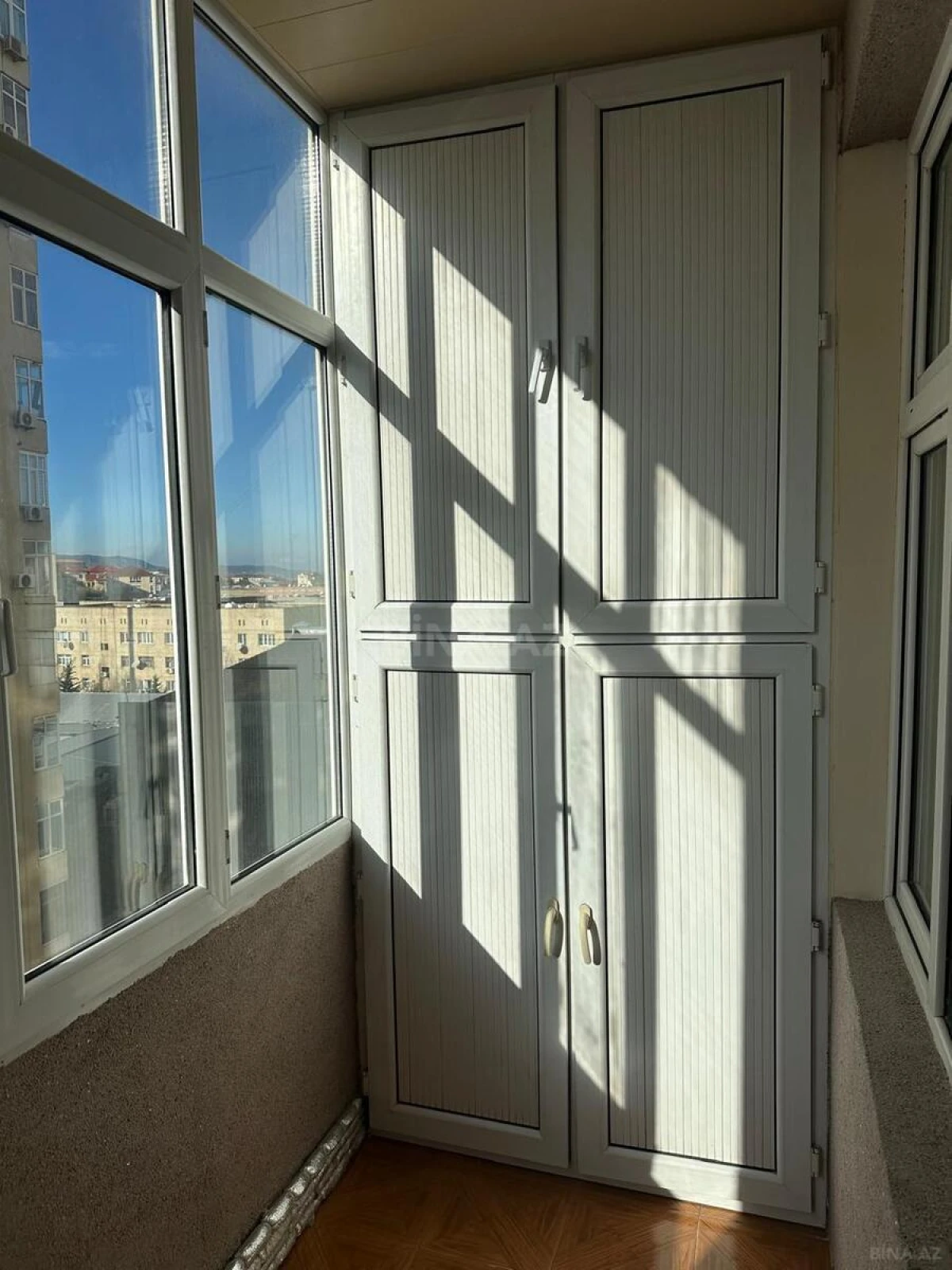 Kirayə verilir 2 otaqlı mənzil 90 m²