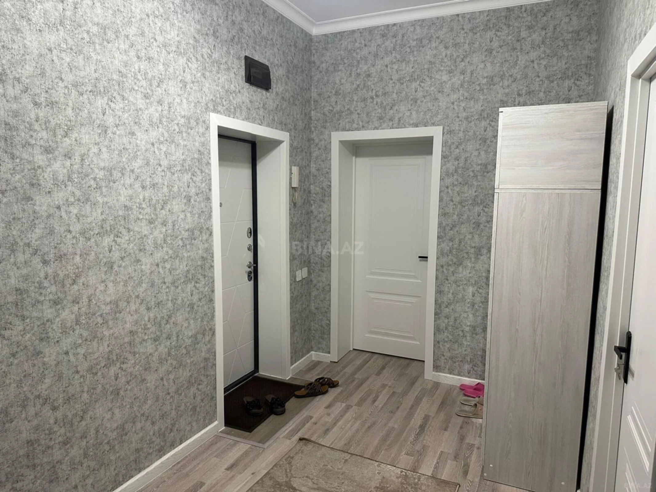 Kirayə verilir 2 otaqlı mənzil 90 m²