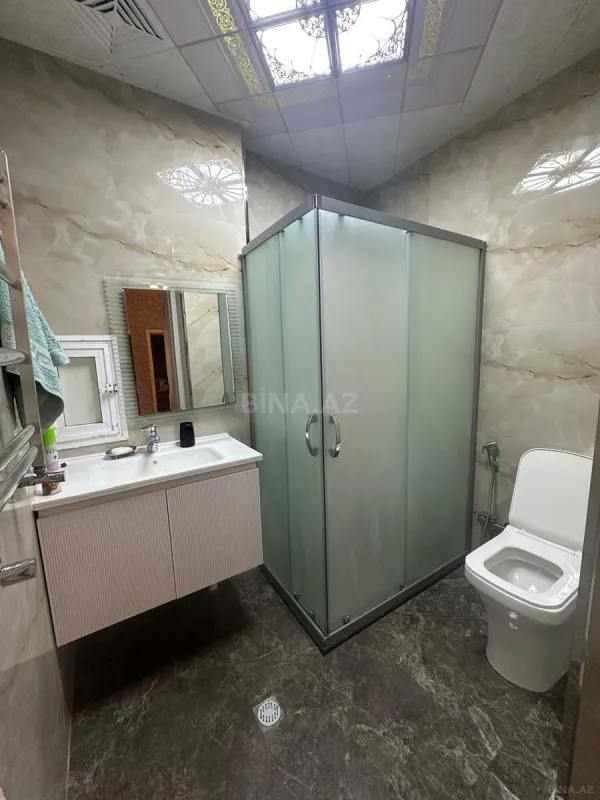 Kirayə verilir 2 otaqlı mənzil 90 m²