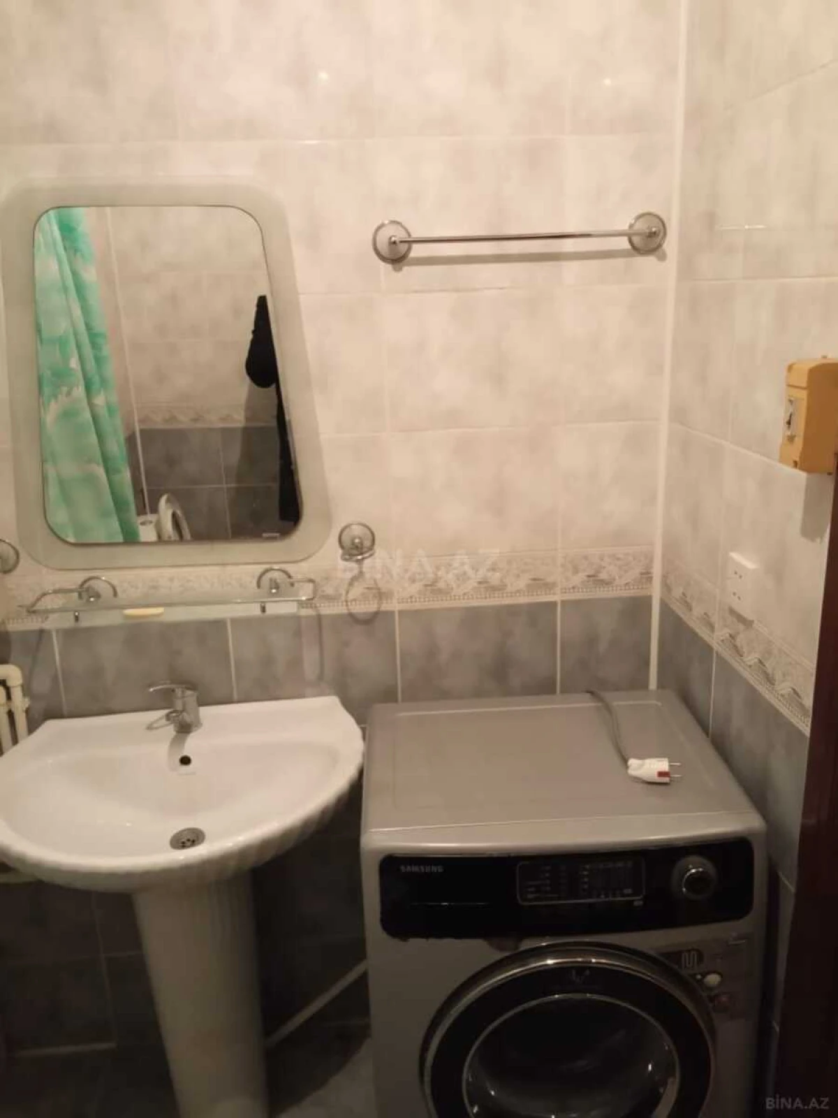 Kirayə verilir 2 otaqlı mənzil 70 m²