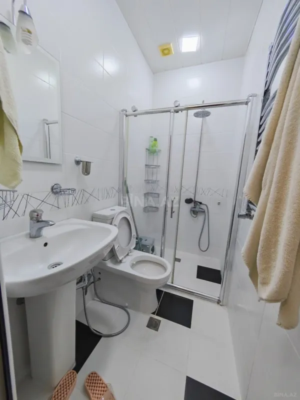 Kirayə verilir 2 otaqlı mənzil 83 m²
