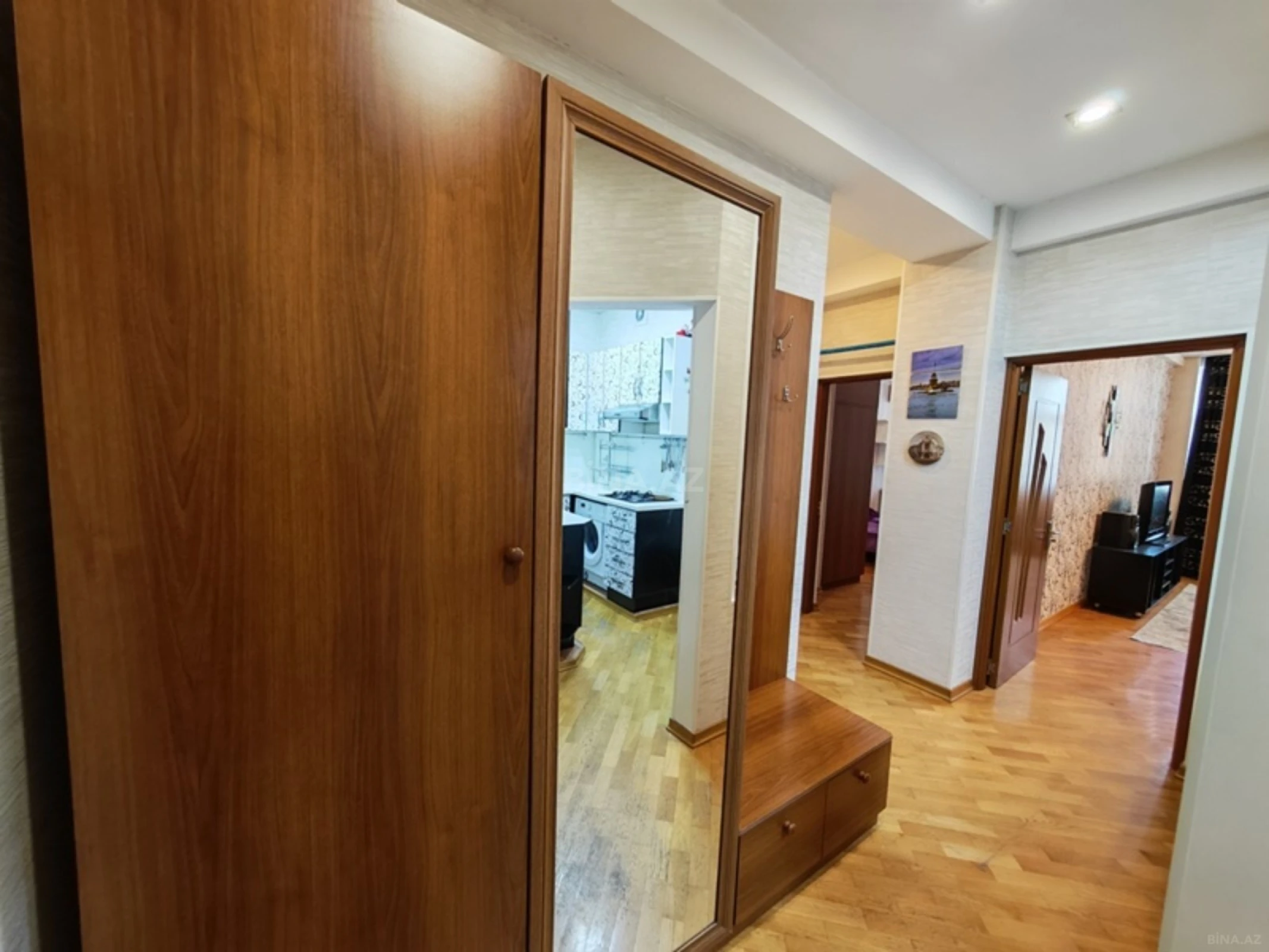 Kirayə verilir 2 otaqlı mənzil 83 m²