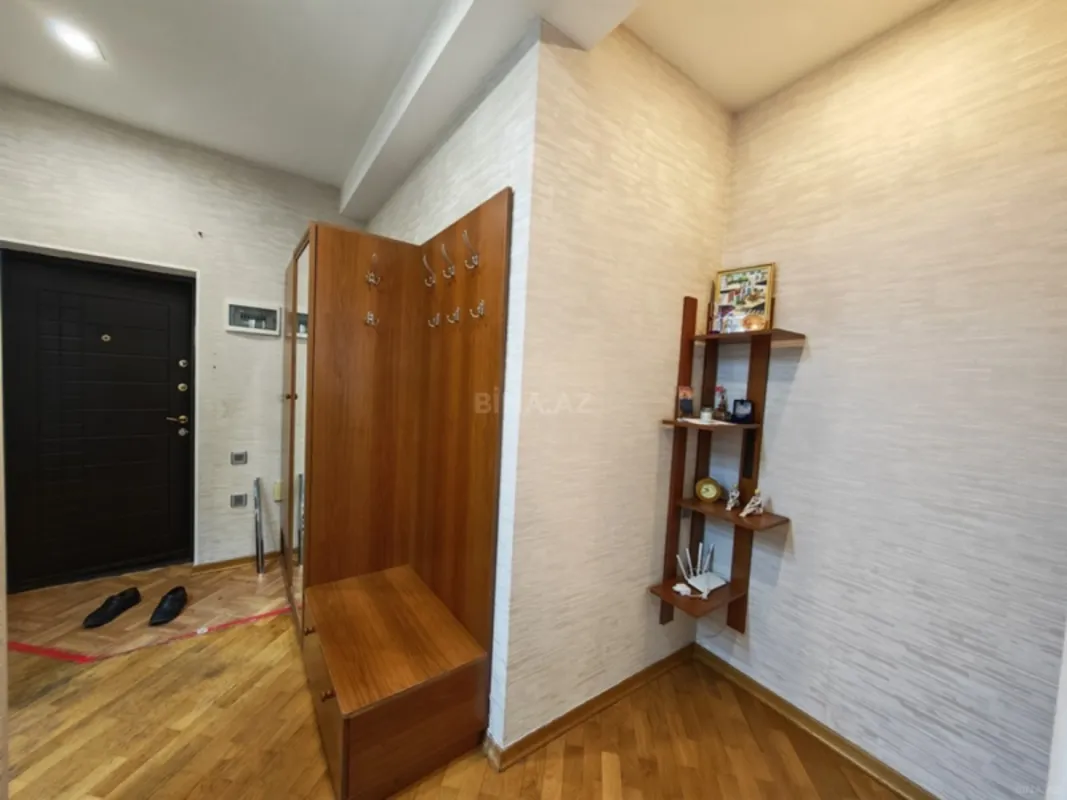 Kirayə verilir 2 otaqlı mənzil 83 m²