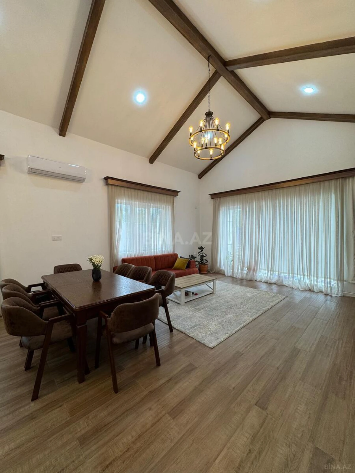 Satılır 5 otaqlı həyət evi 155 m²