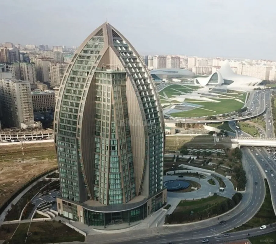 Satılır 2 otaqlı mənzil 82 m²