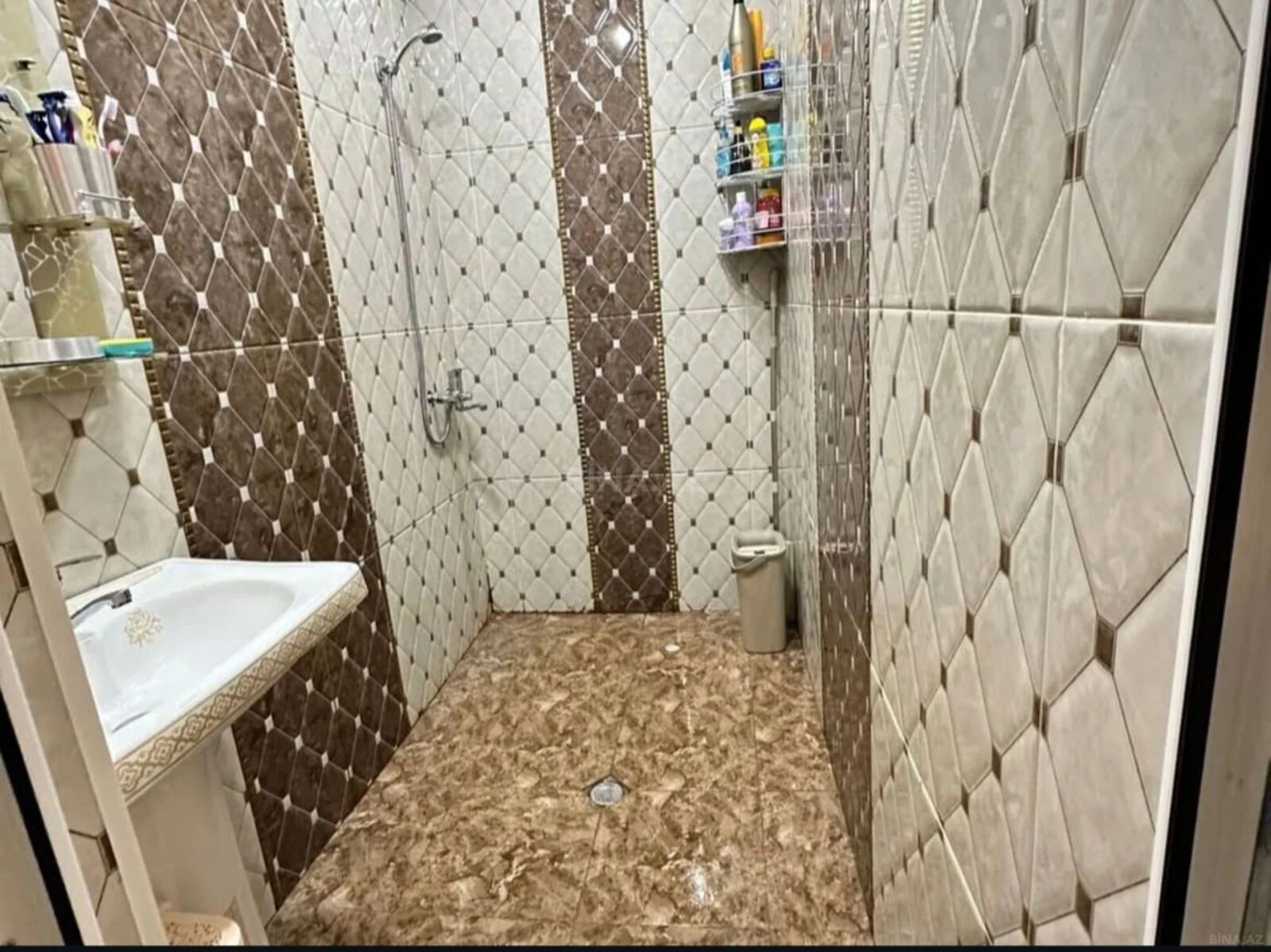 Satılır 2 otaqlı mənzil 71 m²