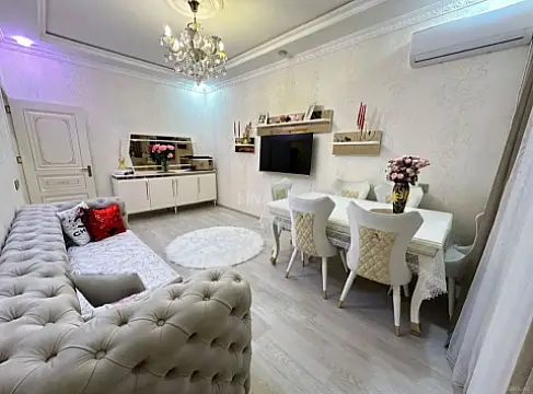 Satılır 2 otaqlı mənzil 71 m²