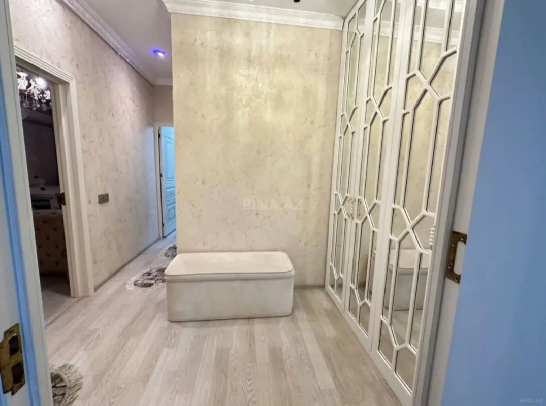 Satılır 2 otaqlı mənzil 71 m²
