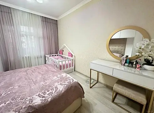 Satılır 2 otaqlı mənzil 71 m²