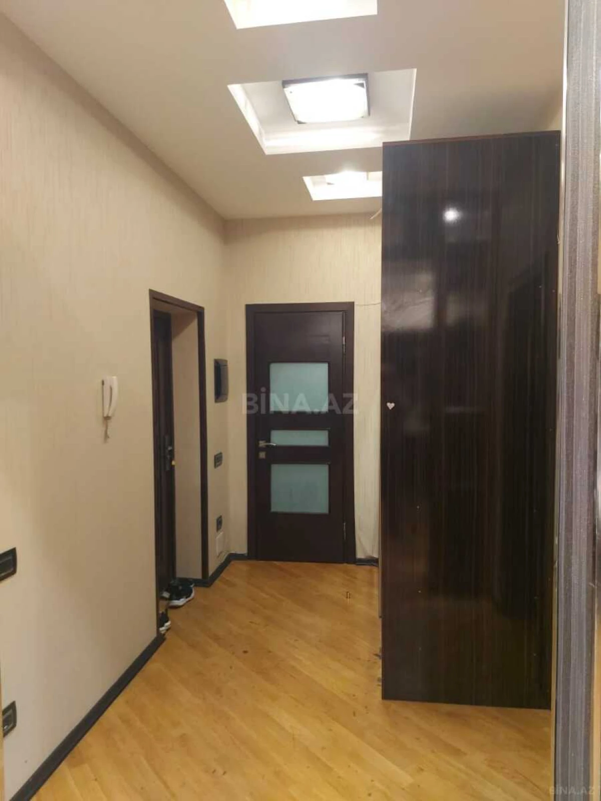 Kirayə verilir 2 otaqlı mənzil 87 m²