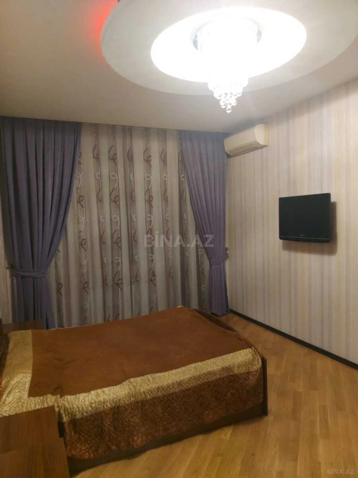 Kirayə verilir 2 otaqlı mənzil 87 m²