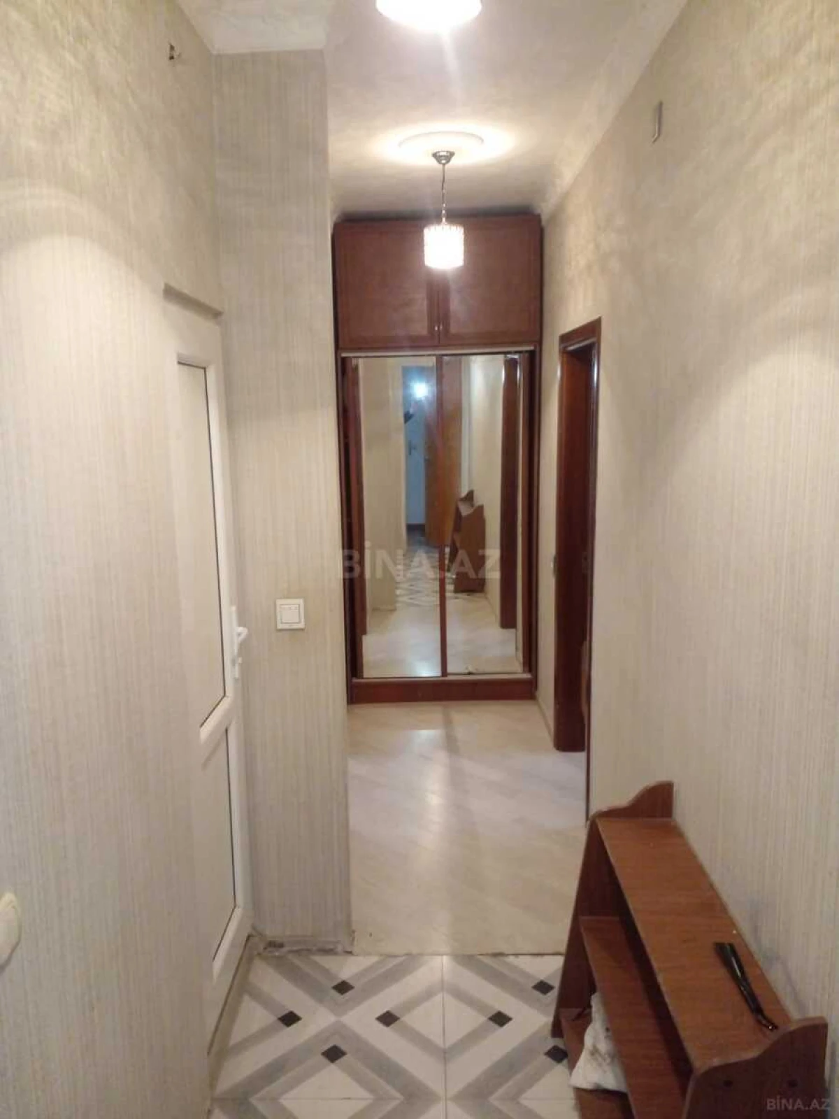 Kirayə verilir 2 otaqlı mənzil 70 m²