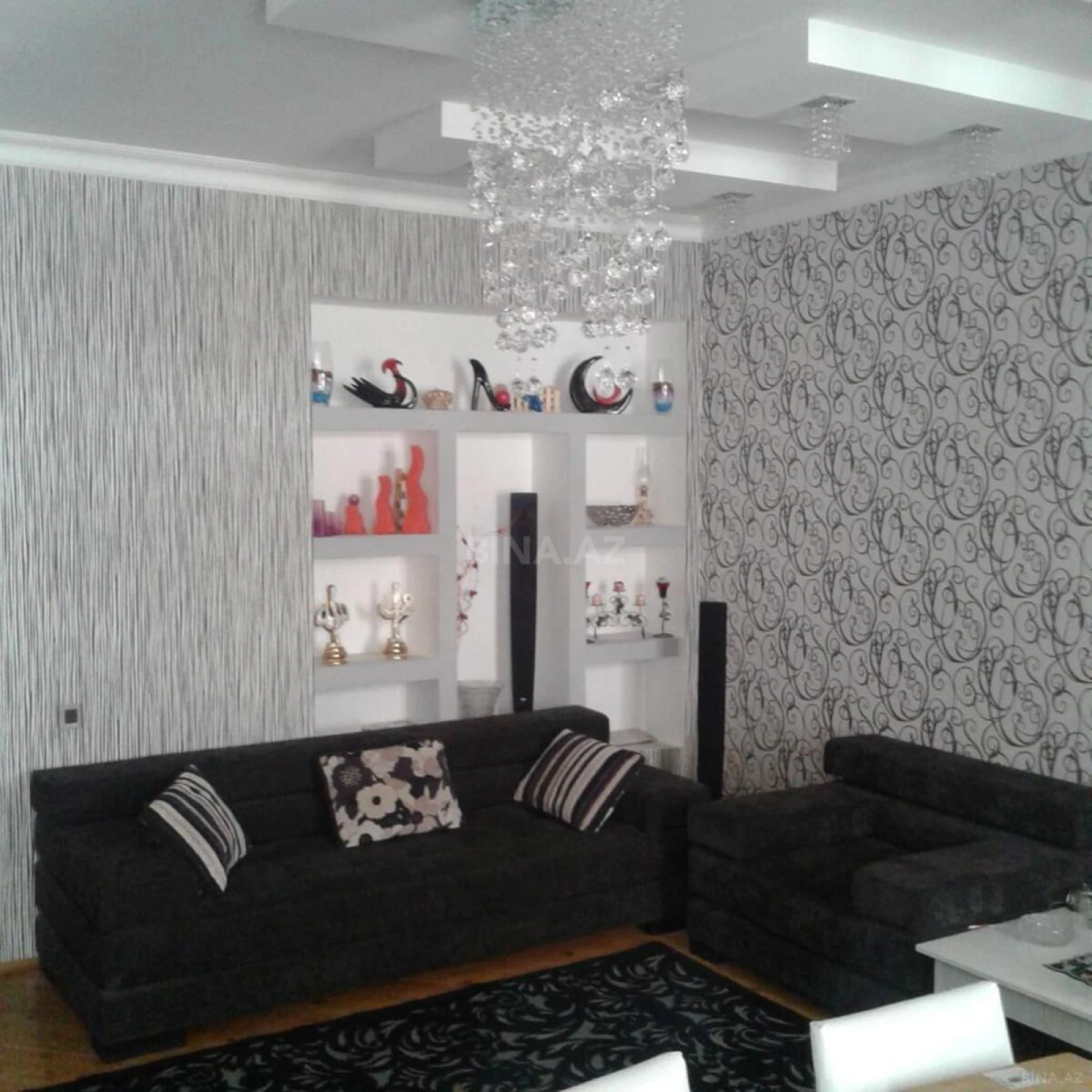 Kirayə verilir 3 otaqlı mənzil 120 m²