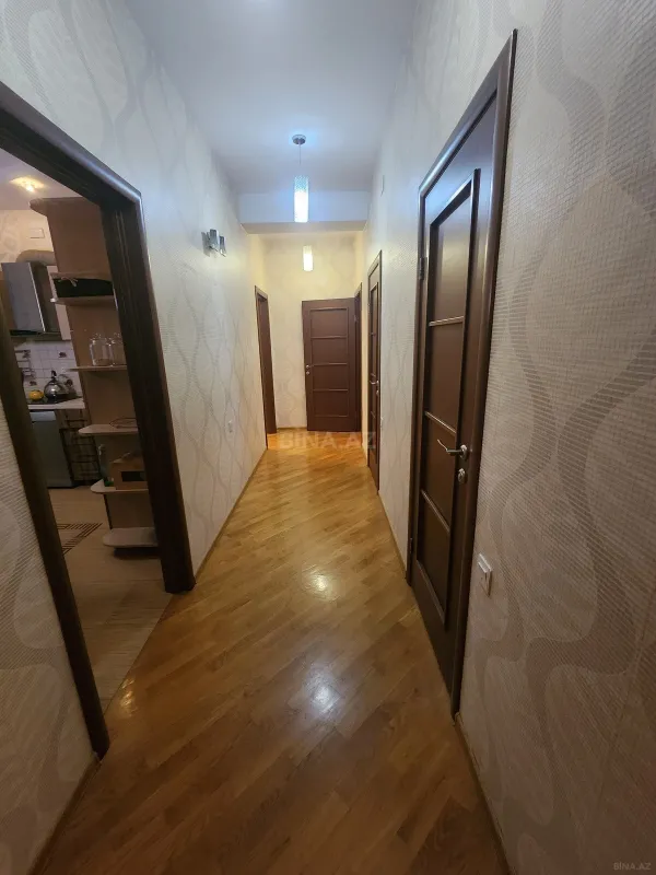 Satılır 4 otaqlı mənzil 130 m²