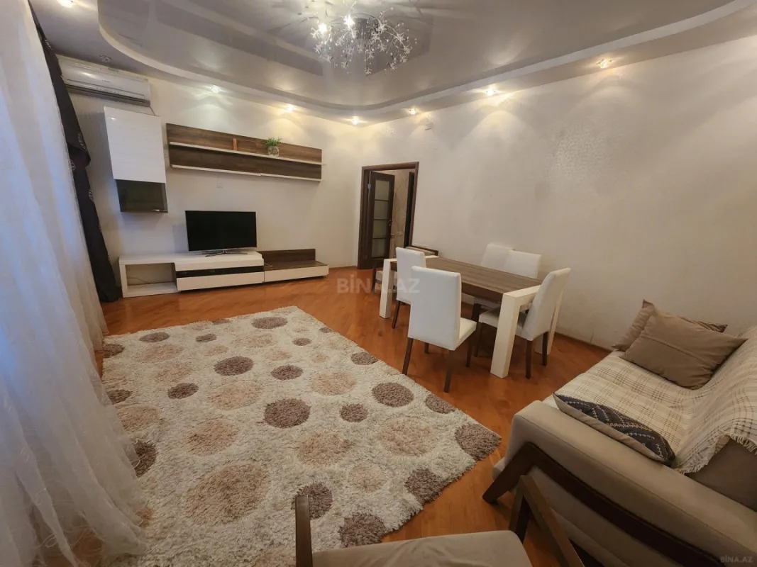 Satılır 4 otaqlı mənzil 130 m²