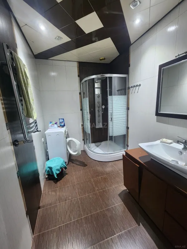 Satılır 4 otaqlı mənzil 130 m²